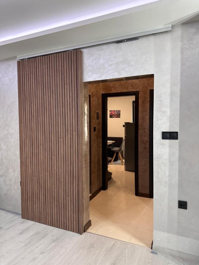 בורגאס Елегантен Двустаен Апартамент Four Seasons מראה חיצוני תמונה